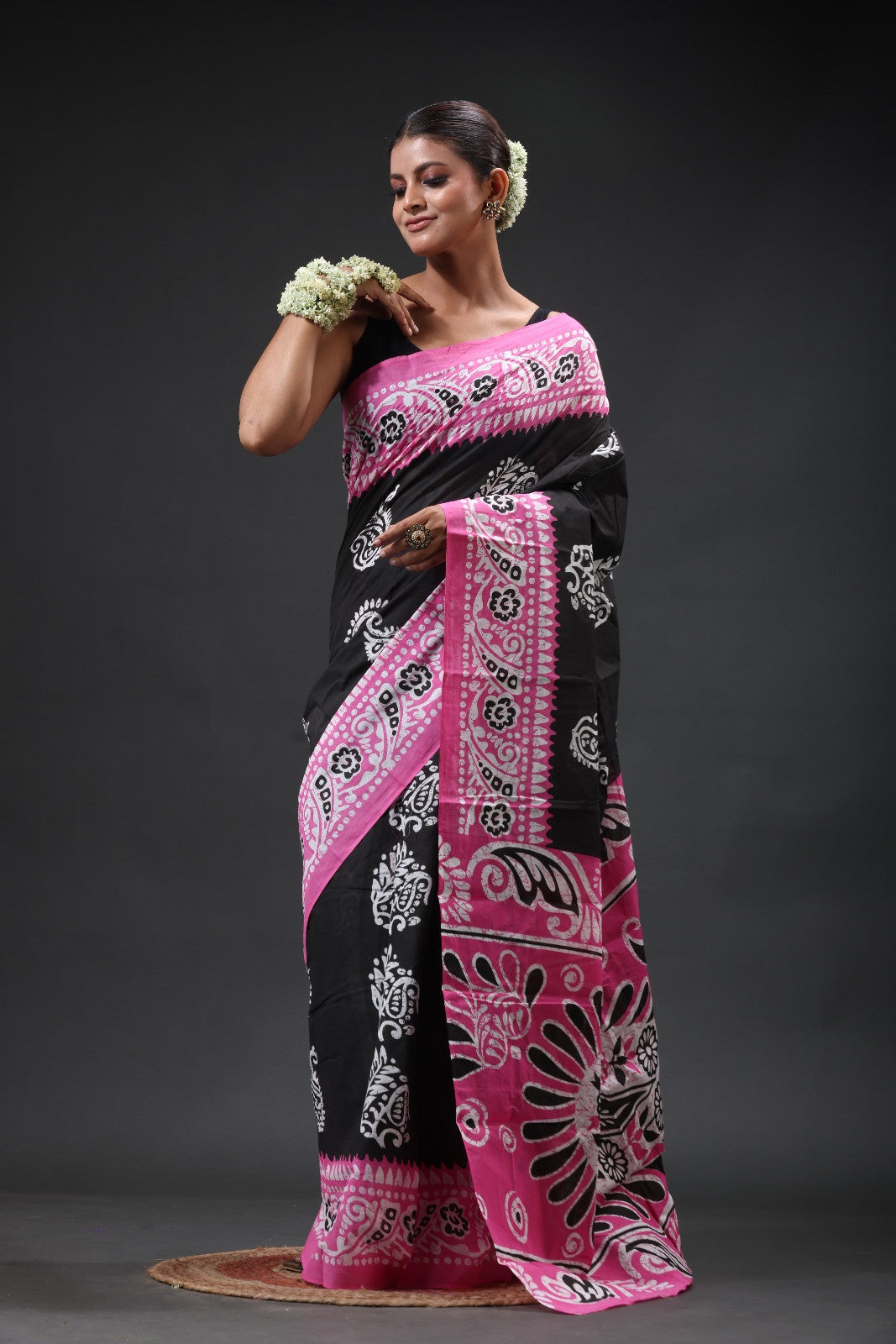 Pure Cotton Mulmul Saree Kolka Batik Design Printed Cotton Mulmul Saree