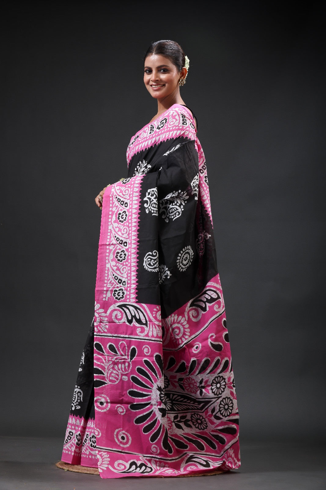 Pure Cotton Mulmul Saree Kolka Batik Design Printed Cotton Mulmul Saree