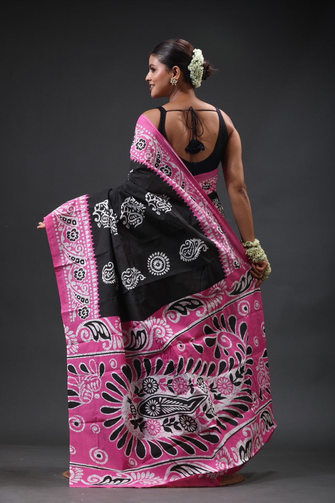 Pure Cotton Mulmul Saree Kolka Batik Design Printed Cotton Mulmul Saree